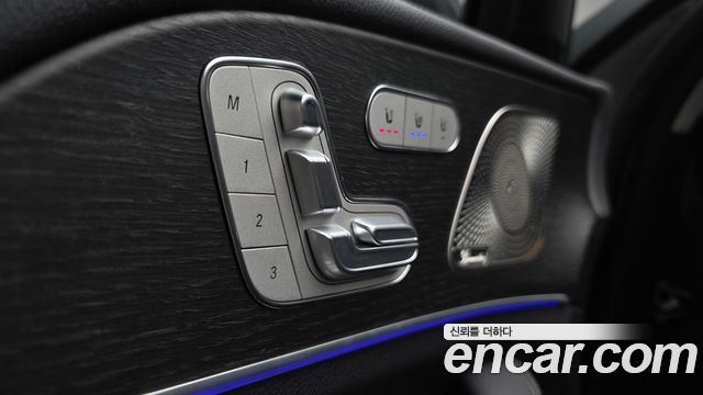 Mercedes-Benz GLE-Class 2023 — photo 34