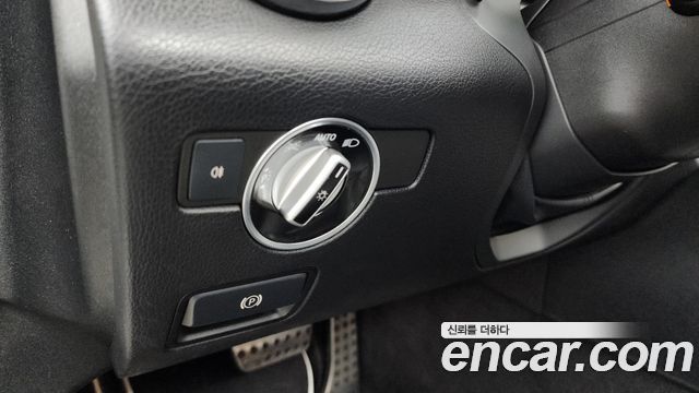 Mercedes-Benz SLK-Class 2012 — photo 16