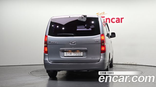 Hyundai Starex 2013 — photo 4