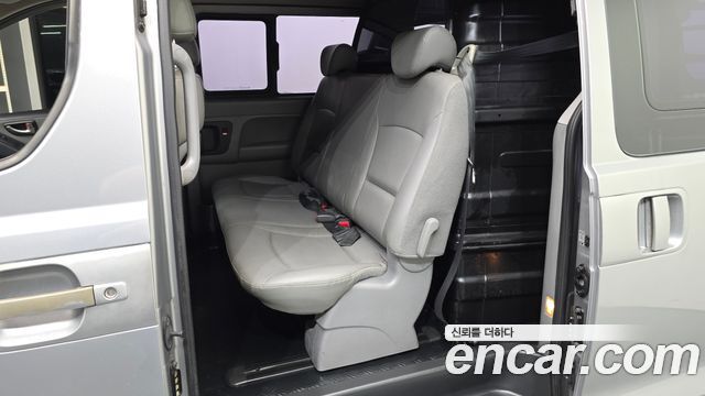 Hyundai Starex 2013 — photo 11