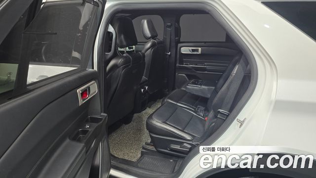 Ford Explorer 2020 — photo 11