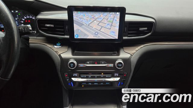 Ford Explorer 2020 — photo 19