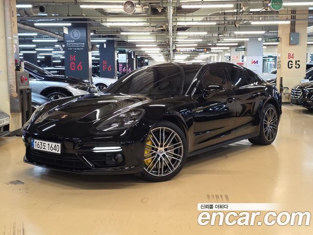 Porsche Panamera 2018 — photo 2