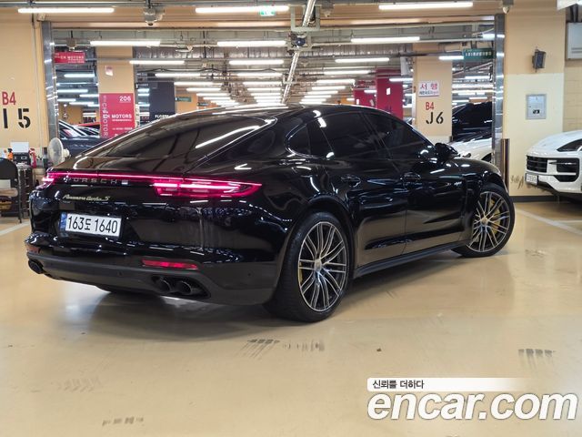 Porsche Panamera 2018 — photo 3