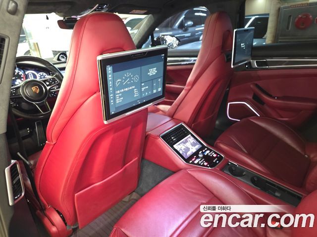 Porsche Panamera 2018 — photo 17