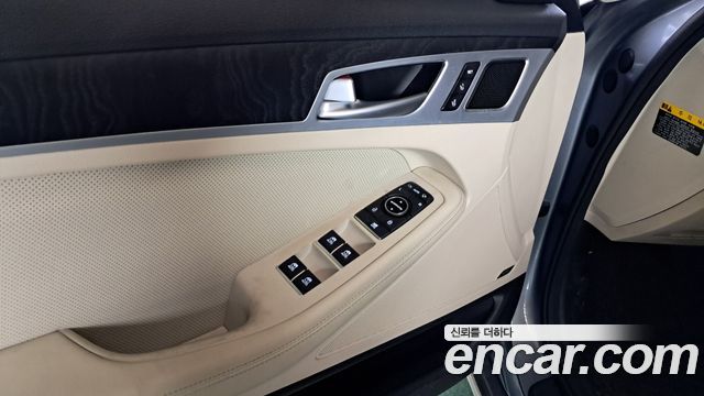 Hyundai Genesis 2015 — photo 22