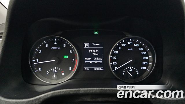 Hyundai AVANTE 2016 — photo 11