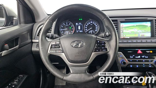 Hyundai AVANTE 2016 — photo 19