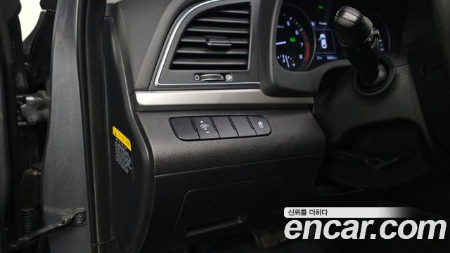 Hyundai AVANTE 2016 — photo 23