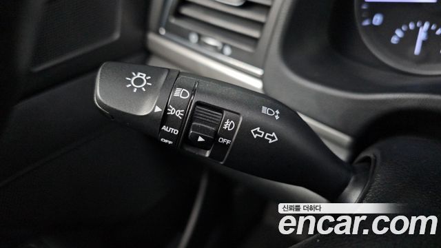 Hyundai AVANTE 2016 — photo 24