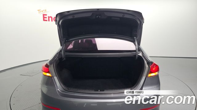 Hyundai AVANTE 2016 — photo 26