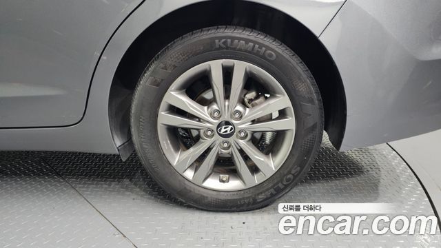 Hyundai AVANTE 2016 — photo 7