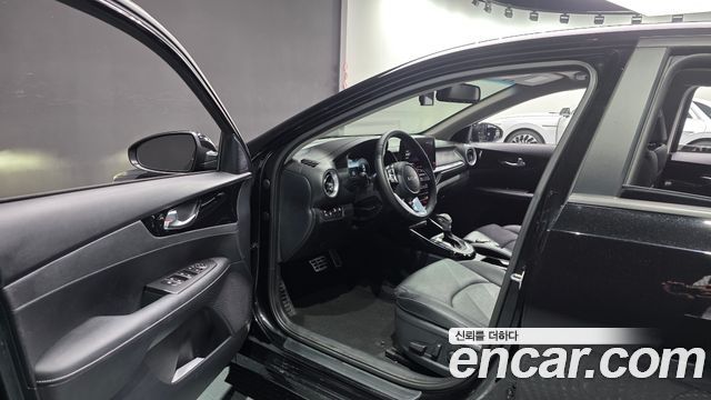 Kia K3 2023 — photo 13