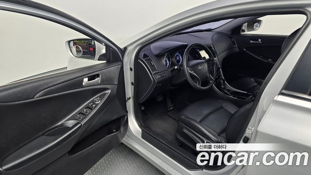 Hyundai Sonata 2013 — photo 17