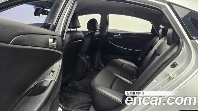 Hyundai Sonata 2013 — photo 18