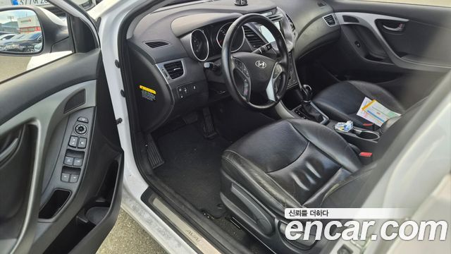 Hyundai AVANTE 2016 — photo 3