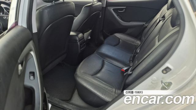 Hyundai AVANTE 2016 — photo 4