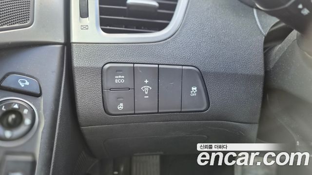 Hyundai AVANTE 2016 — photo 11