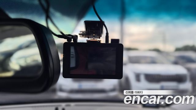 Hyundai AVANTE 2016 — photo 12