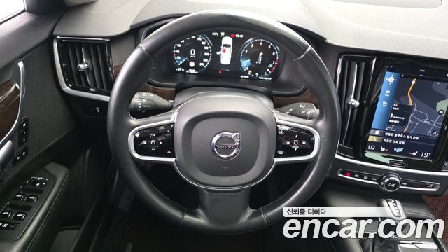Volvo S90 2017 — photo 13