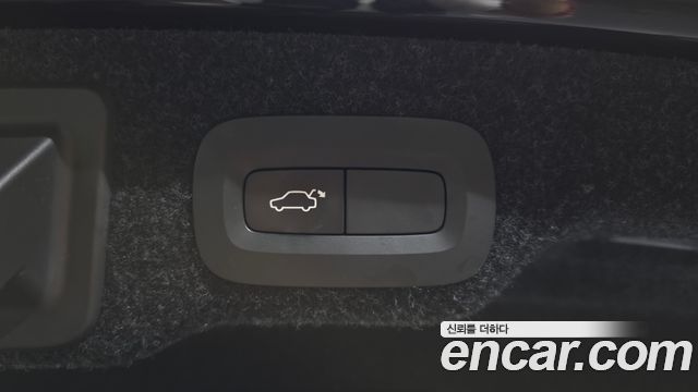 Volvo S90 2017 — photo 19
