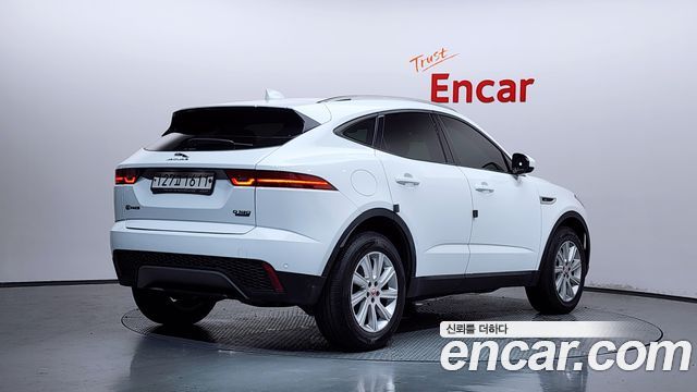 Jaguar E-PACE 2019 — photo 2