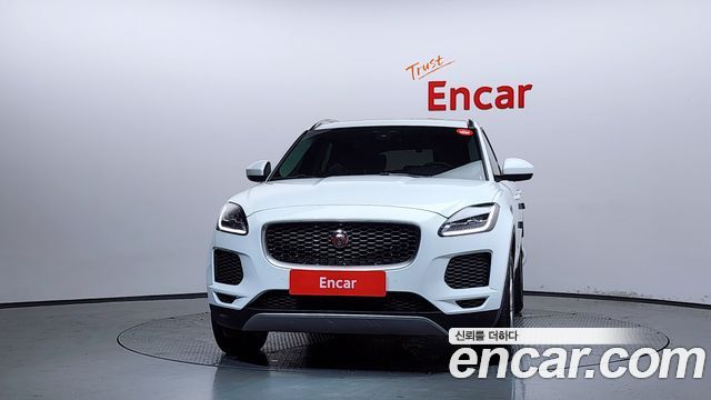 Jaguar E-PACE 2019 — photo 3