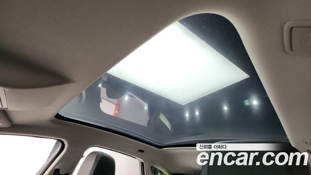 Jaguar E-PACE 2019 — photo 23