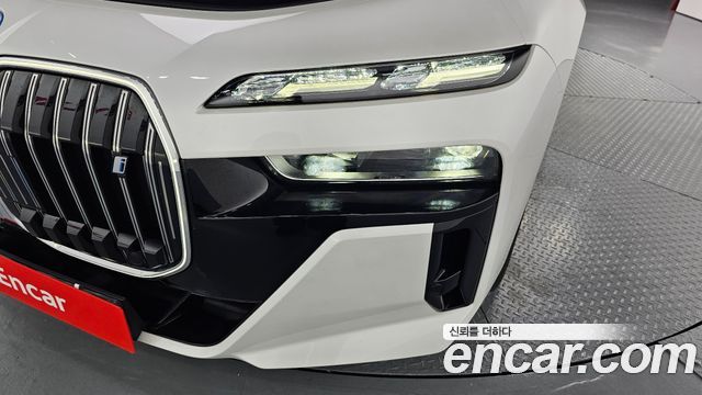 BMW i7 2024 — photo 8