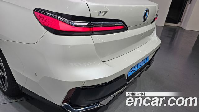 BMW i7 2024 — photo 9