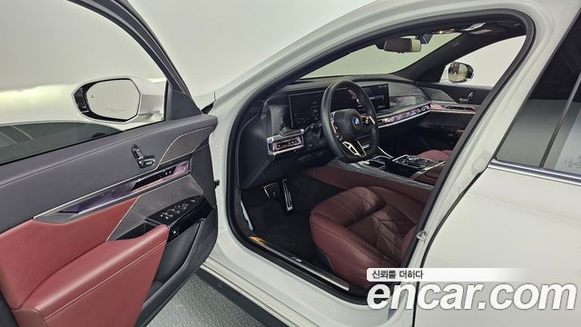 BMW i7 2024 — photo 16