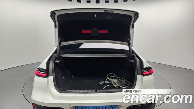 BMW i7 2024 — photo 35