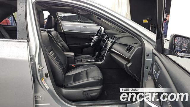 Toyota Camry 2016 — photo 11