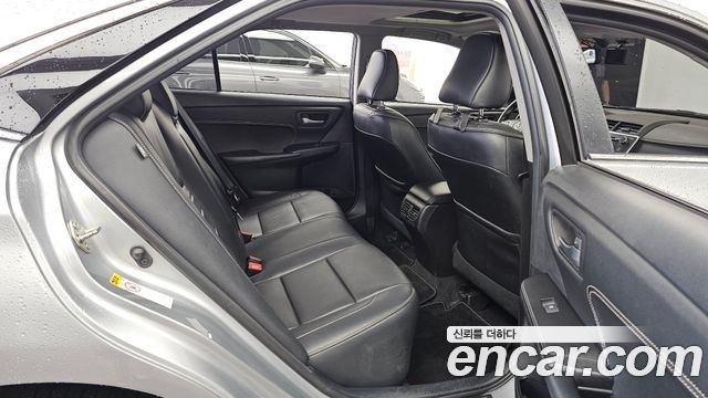 Toyota Camry 2016 — photo 12