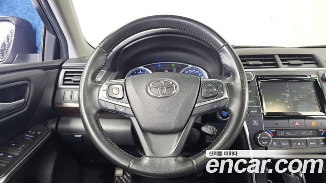 Toyota Camry 2016 — photo 13