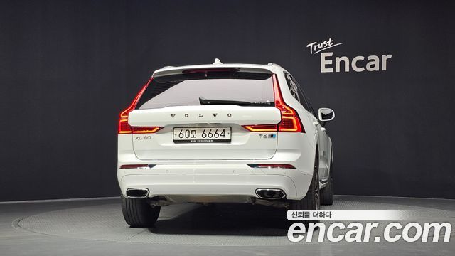 Volvo XC60 2018 — photo 4