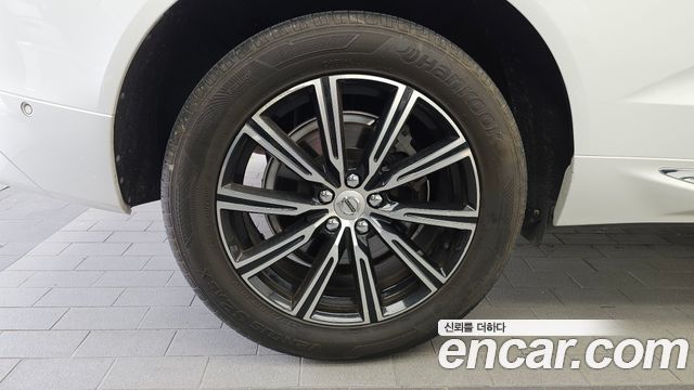 Volvo XC60 2018 — photo 5