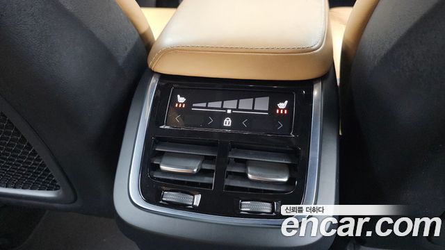 Volvo XC60 2018 — photo 19