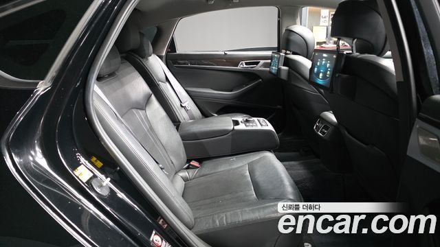 Genesis G80 2017 — photo 18