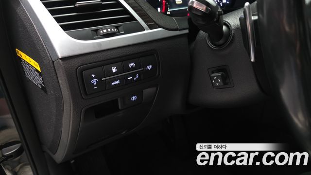 Genesis G80 2017 — photo 24