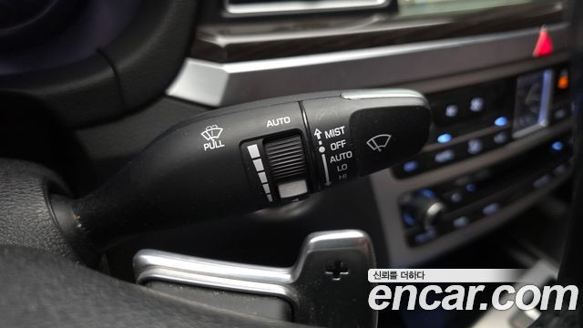 Genesis G80 2017 — photo 25