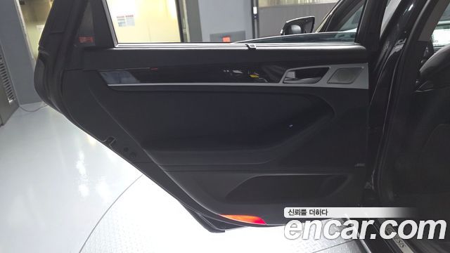 Genesis G80 2017 — photo 15