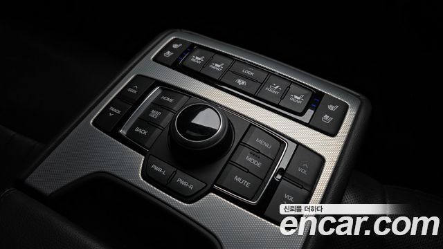 Genesis G80 2017 — photo 28