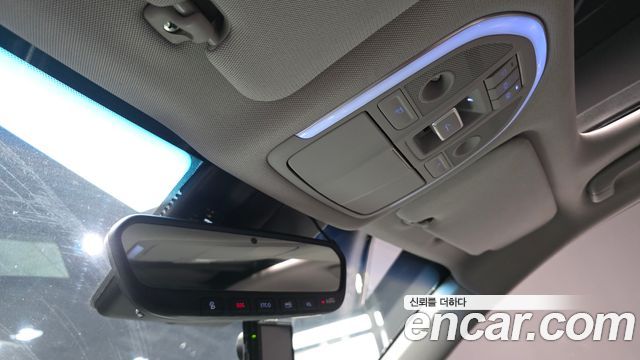 Genesis G80 2017 — photo 31
