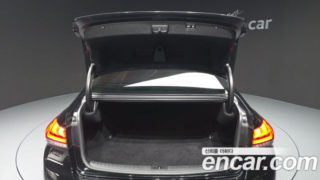 Genesis G80 2017 — photo 33
