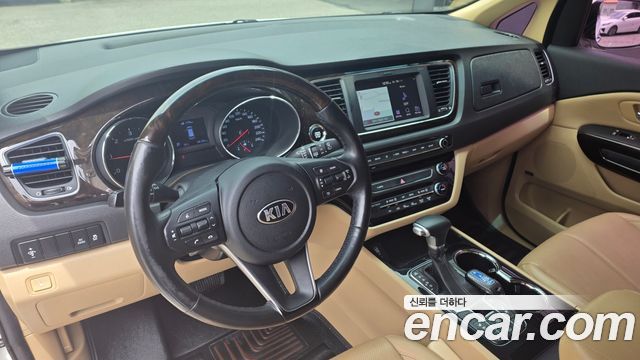 Kia Canival 2019 — photo 8