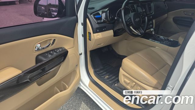 Kia Canival 2019 — photo 9