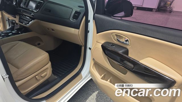 Kia Canival 2019 — photo 10