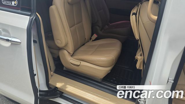 Kia Canival 2019 — photo 11