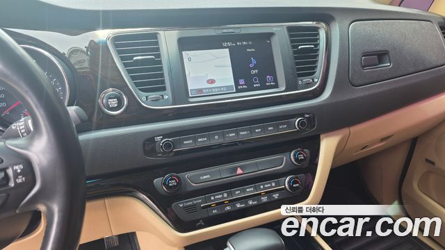 Kia Canival 2019 — photo 12